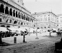 Piazza delle Erbe, Salone e Municipio. Settembre 1908. Foto Petit. (Oscar Merio Zatta) 2